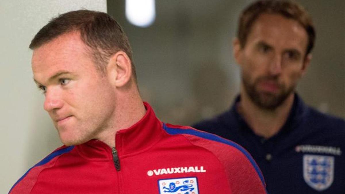 Rooney y Southgate se dirigen a la rueda de prensa previa al partido contra Eslovenia
