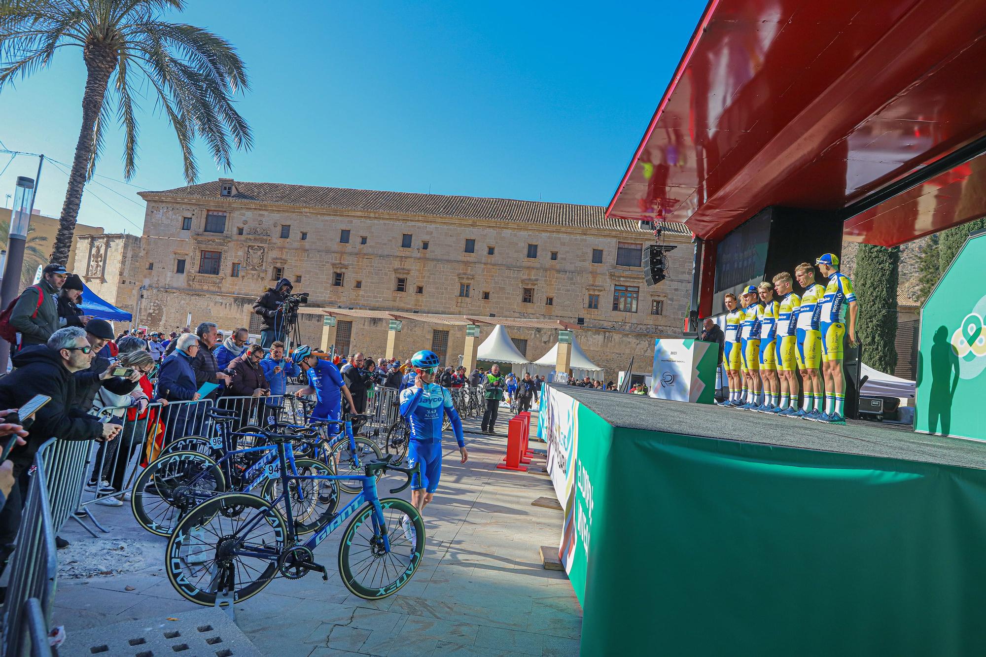 Salida de la 74 Vuelta Ciclista a la Comunidad Valenciana desde Orihuela