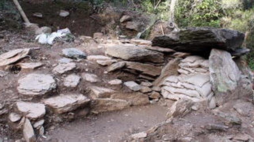 Imatge d&#039;arxiu d&#039;un dolmen situat a Les Gavarres