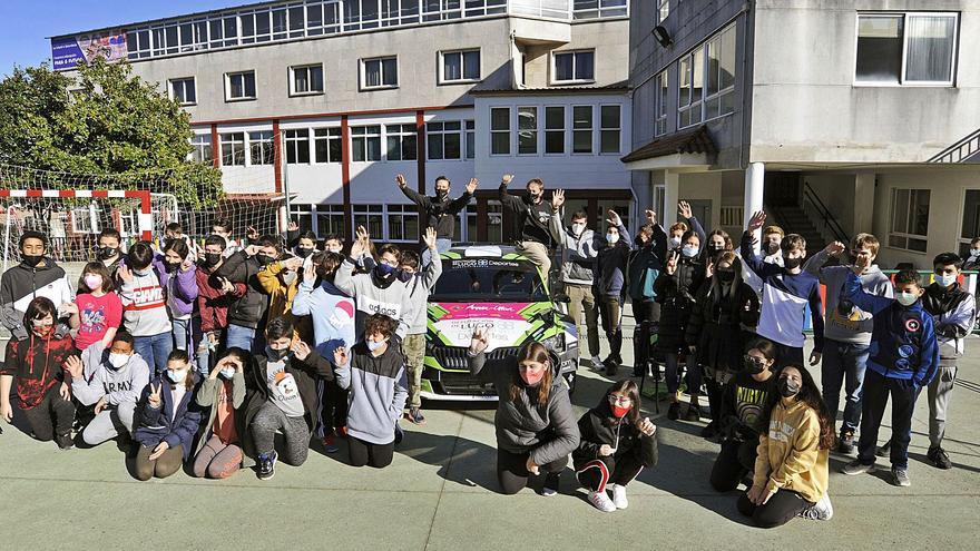 Un tramo de patio de colegio