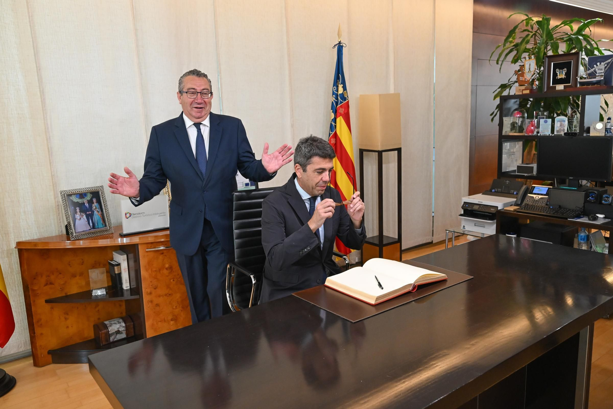 Celebración del Día de Europa en Benidorm y entrega de la distinción a Enrique Ballester