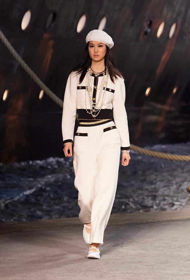 El conjunto de Chanel Crucero