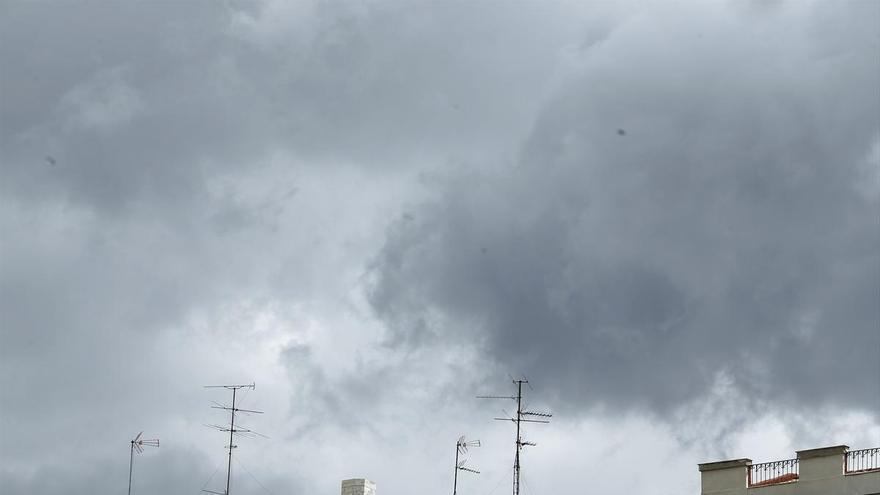 Extremadura cierra el puente entre nubes, poca lluvia y temperaturas altas