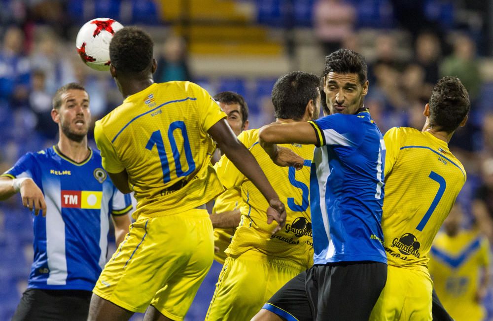 El Hércules regala otro empate en casa ante el Badalona por su nula ambición.