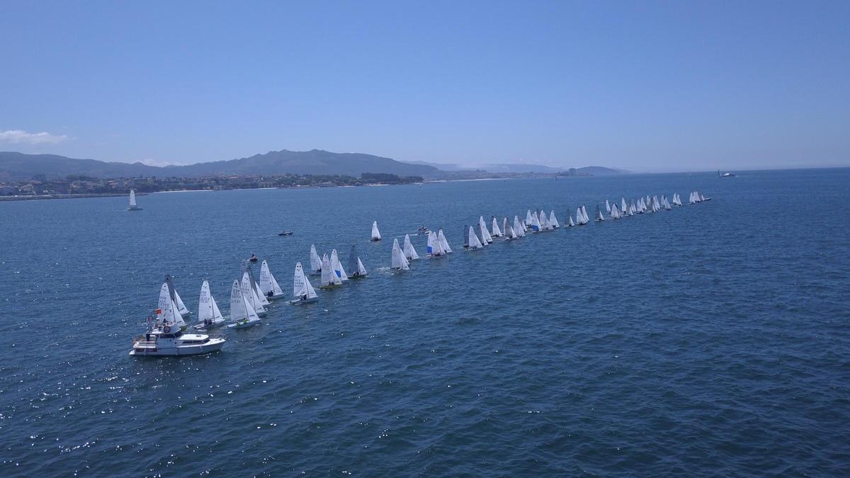 Salida de una de las regatas en el Mundial de 2022.