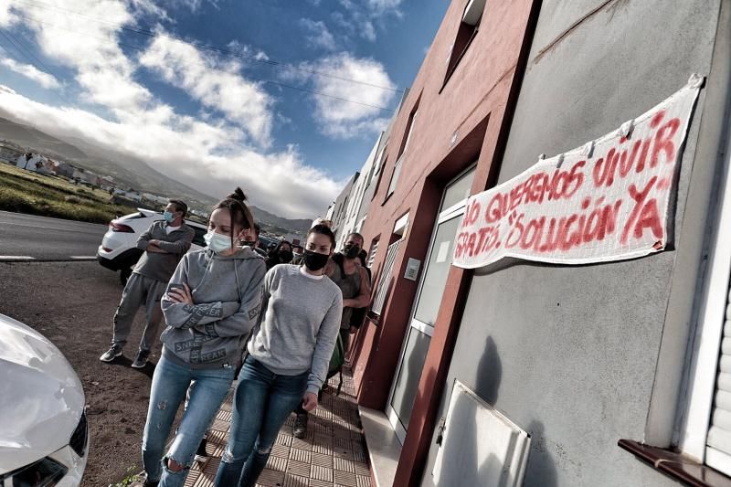 Vecinos en riesgo de desahucio en Tenerife