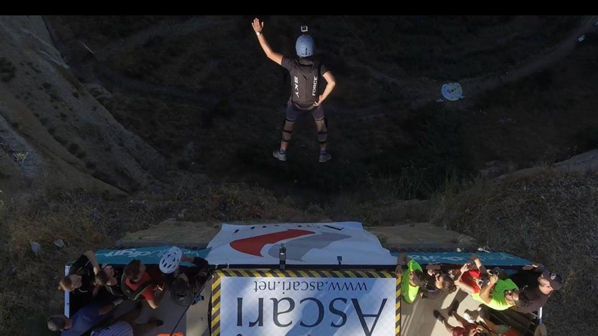 Impresionante la parada por la ciudad de Ronda del BASE JUMP EXTREME WORLD CHAMPIONSHIP