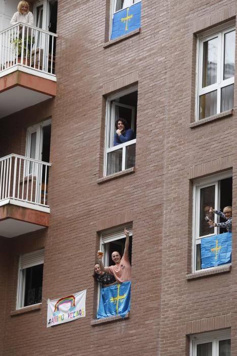 Avilés, de Comida en la Calle en los balcones