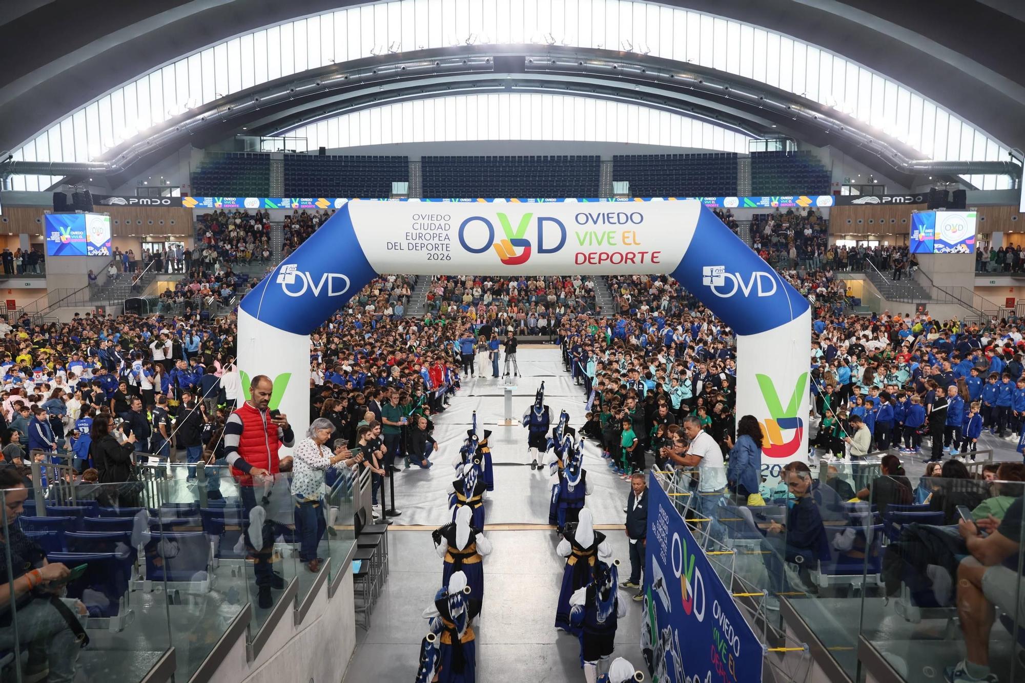 EN IMÁGENES: El encuentro de 50 clubs de Oviedo en el Palacio de los Deportes