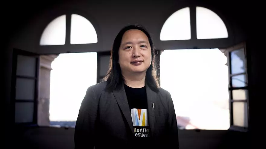 Audrey Tang, la ministra 'hacker' de Taiwán que ha reinventado la democracia, podría exportar su modelo a Barcelona