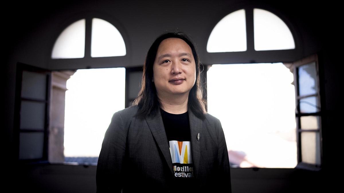 Audrey Tang, la ministra hacker de Taiwán que ha reinventado la democracia, podría exportar su modelo a Barcelona