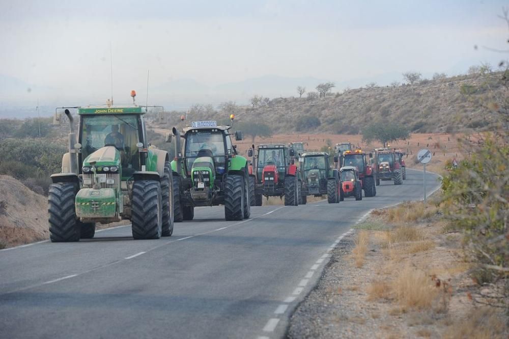 La protesta de agricultores a su paso por el Garru