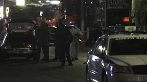 El moment del tiroteig a tres nazis d’Alba Daurada.