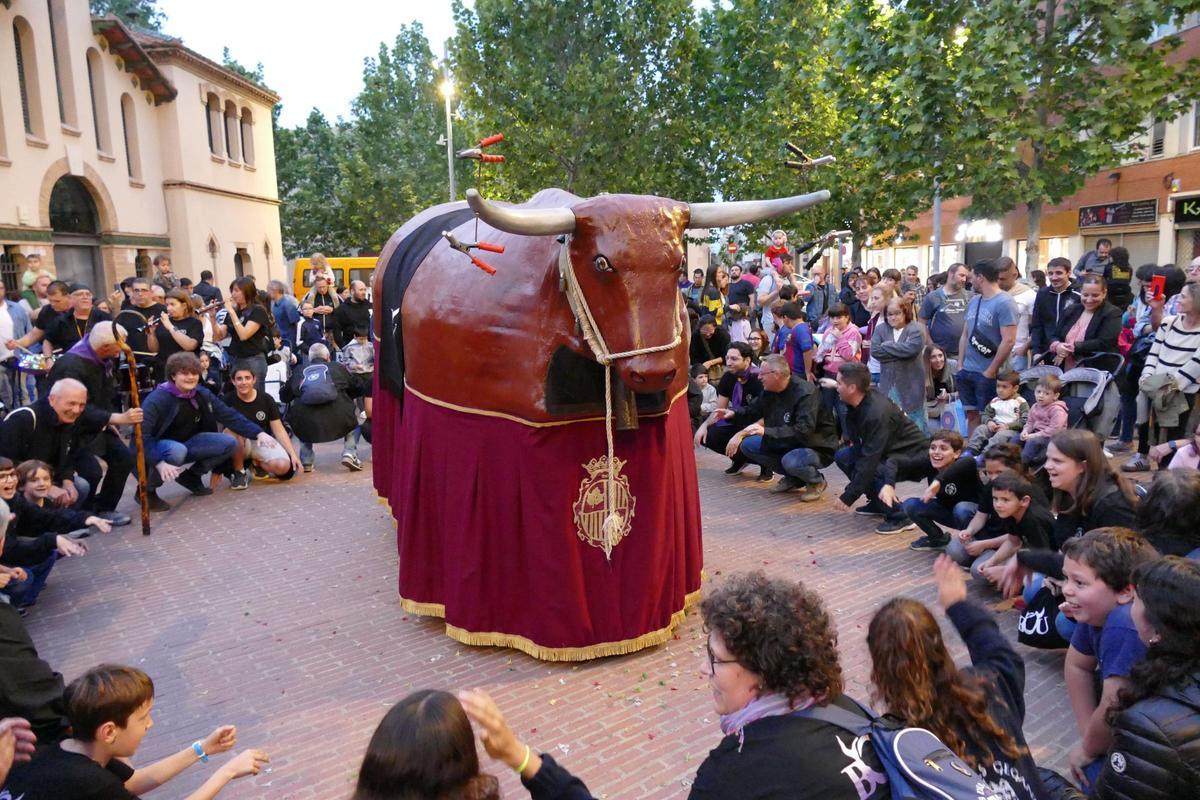 EN IMATGES | La Nit de la Cebeta més multitudinària engresca grans i petits