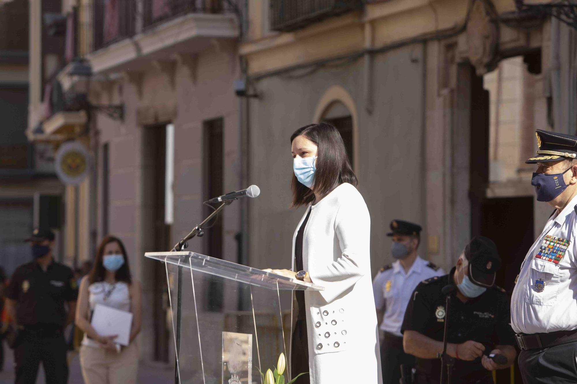 Entrega del bastón de mando al inspector jefe de la Comisaría de la Policía Nacional de Alzira - Algemesí.