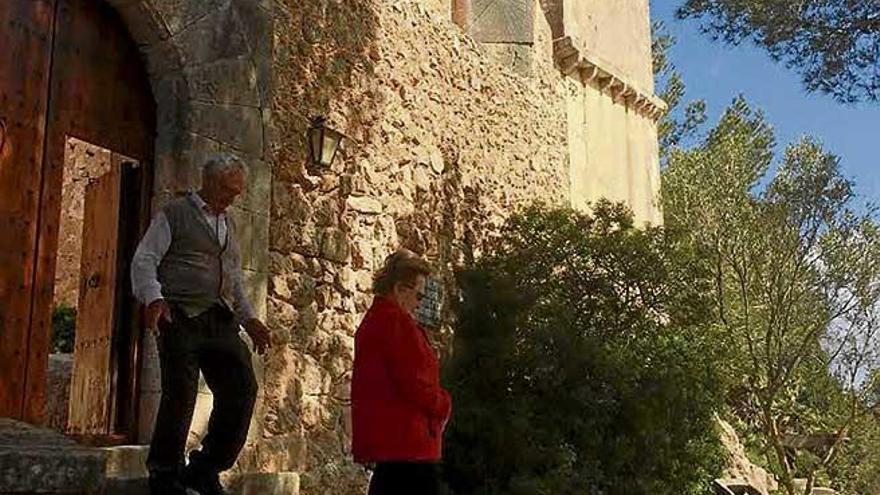 El santuario de Consolació se halla entre Santanyí y s´Alqueria Blanca.