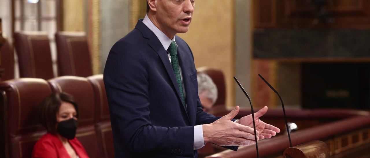 Pedro Sánchez durante la sesión de control.