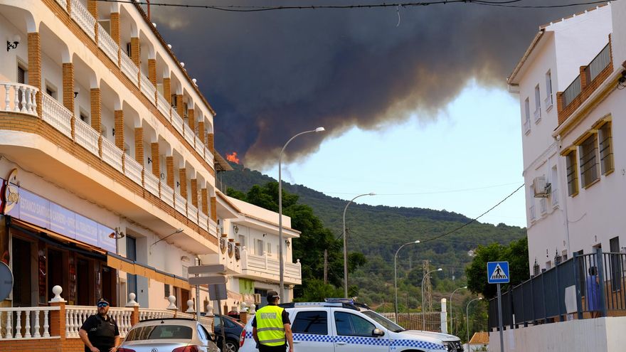 Los vecinos de Alhaurín el Grande, inquietos por el avance del fuego