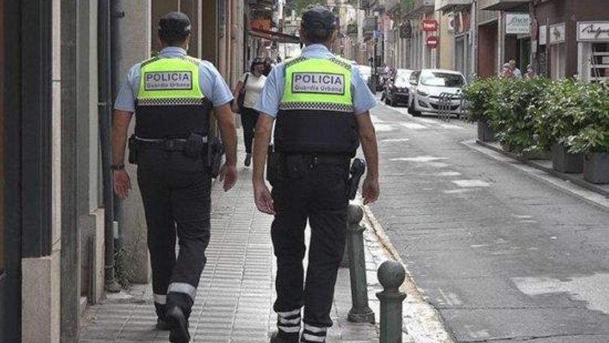 La Guàrdia Urbana de Figueres deté un home que duia 80 grams de cocaïna