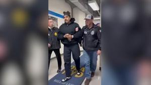 El vídeo de Maduro després d’arribar detingut a Brooklyn: «Happy new year»