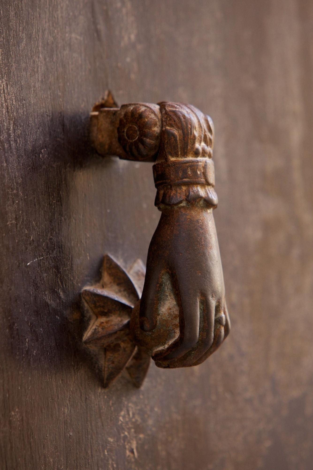 Detalle arquitectónico en una casa señorial de Dalt Vila