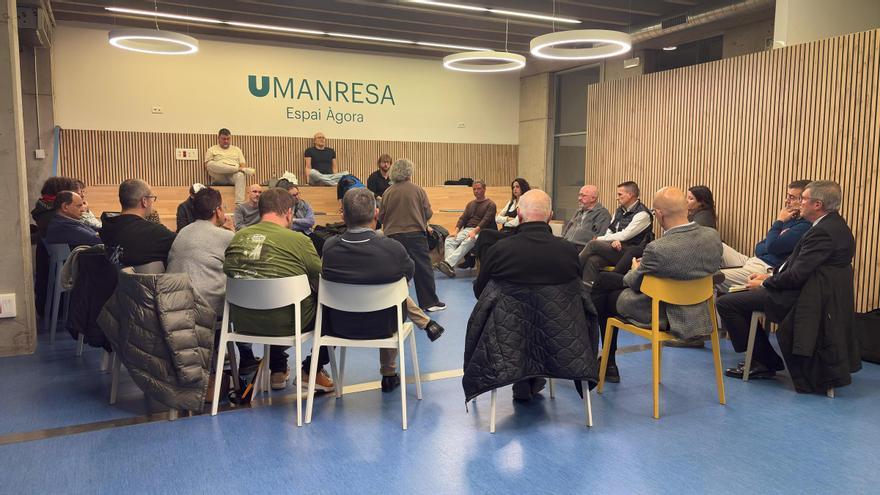 Un instant de la reunió que es va celebrar ahir a l'espai Àgora de la FUB2