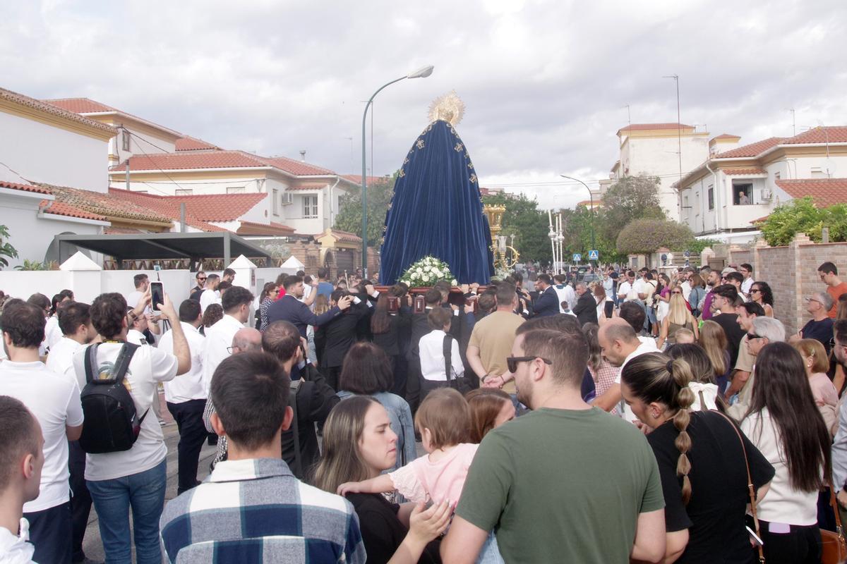 El Rosario de la Aurora de Nuestra Señora Mediadora, en imágenes El Rosario de la Aurora de Nuestra Señora Mediadora, en imágenes