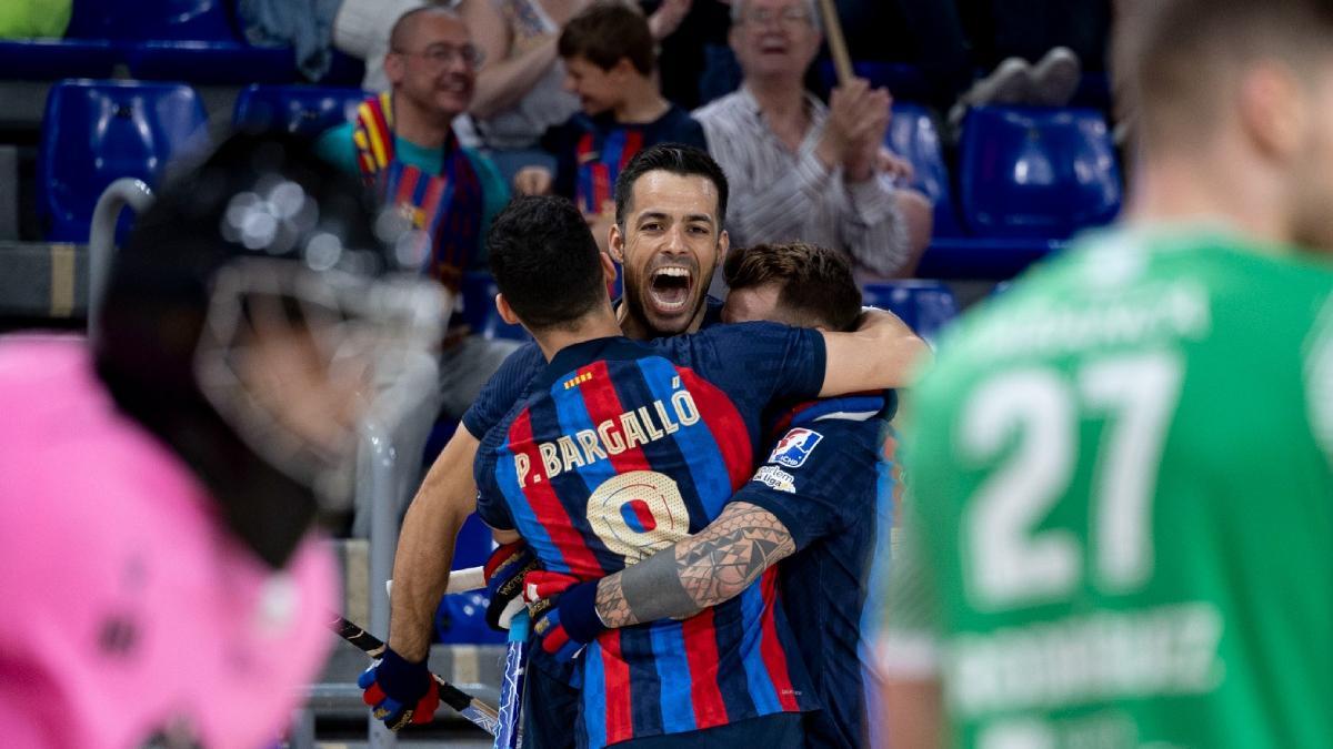 Joao Rodrigues celebra su gol con sus compañeros