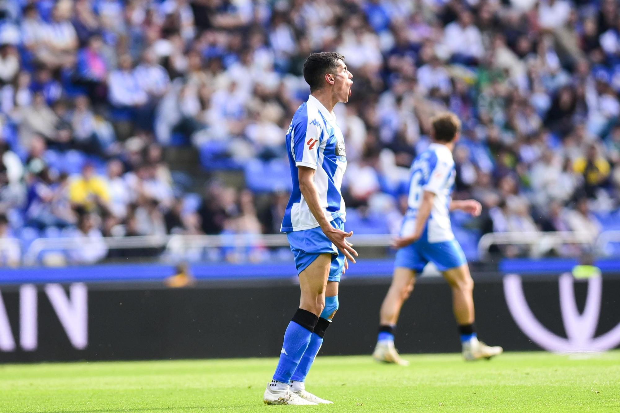 El Dépor cae goleado (0-4) por el Elche para cerrar la temporada 2025-25 en Riazor