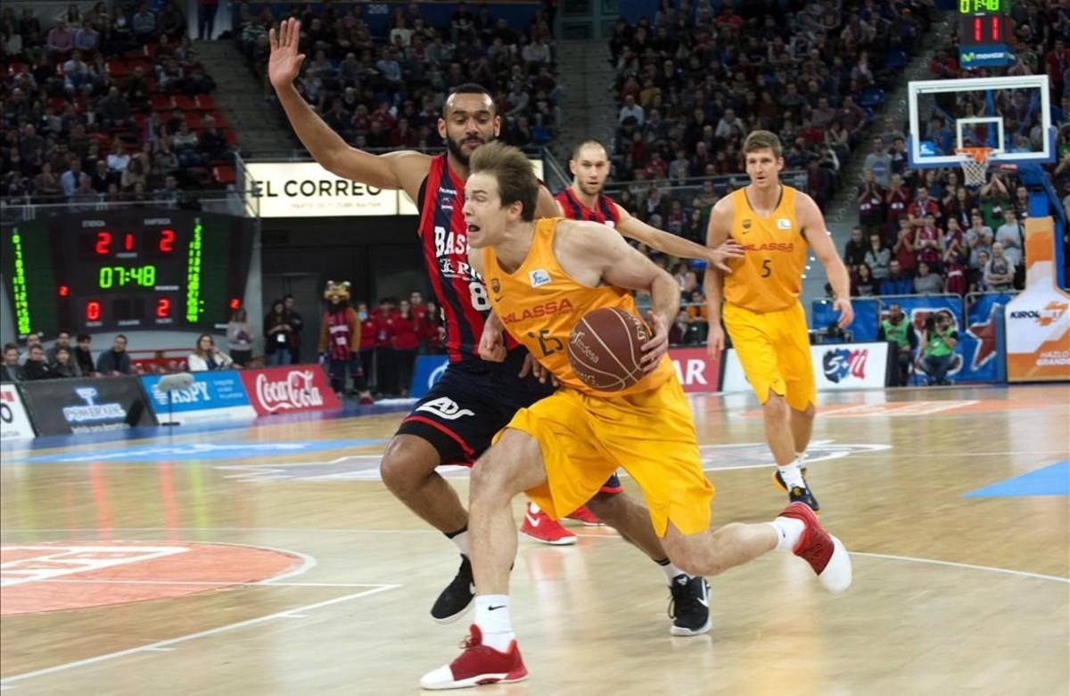 Koponen, en el partido del domingo en Vitoria, del que salió tocado Koponen, en el partido del domingo en Vitoria, del que salió tocado