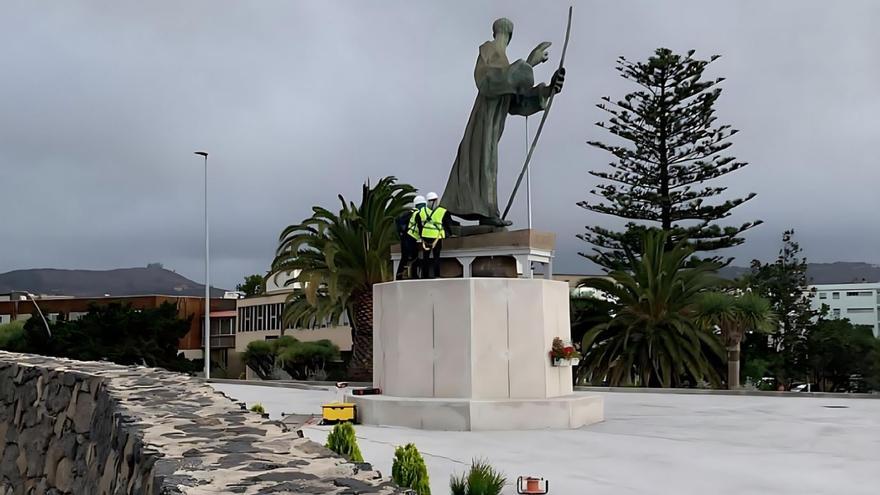 Comienza el ‘chequeo técnico’ a la estatua del Padre Anchieta