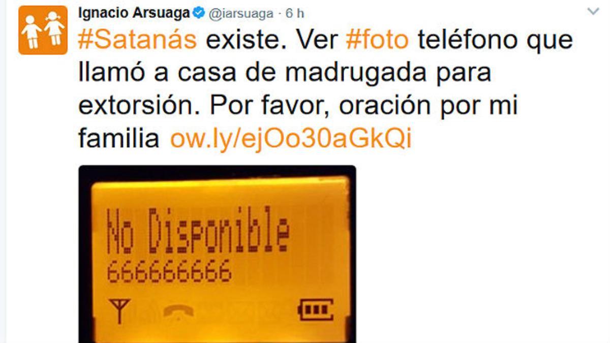 Captura en la cuenta de Twitter oficial de Ignacio Arsuaga, este lunes, del tuit en el que supuestamente denuncia que Satanás le ha llamado.