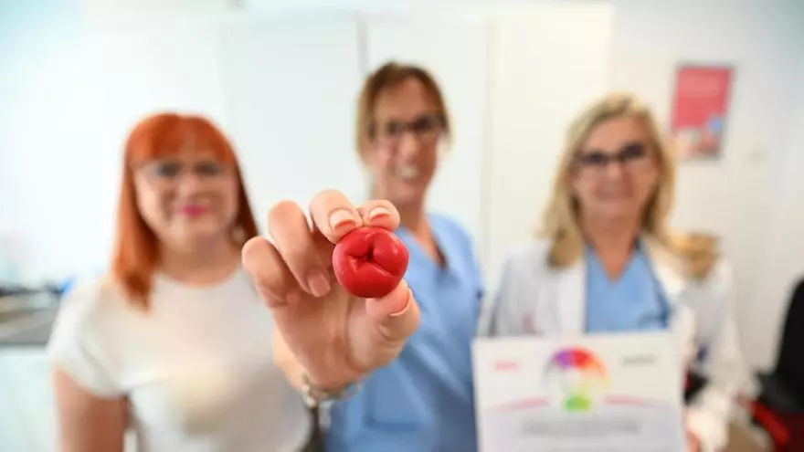 La lucha del Hospital Vinalopó de Elche por visibilizar a los pacientes ostomizados