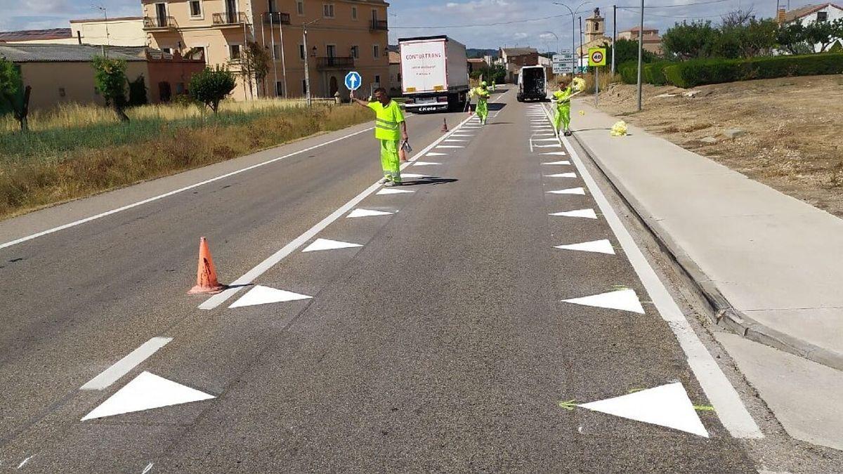 Qué son los ‘dientes de dragón’ que la DGT está pintando en las carreteras