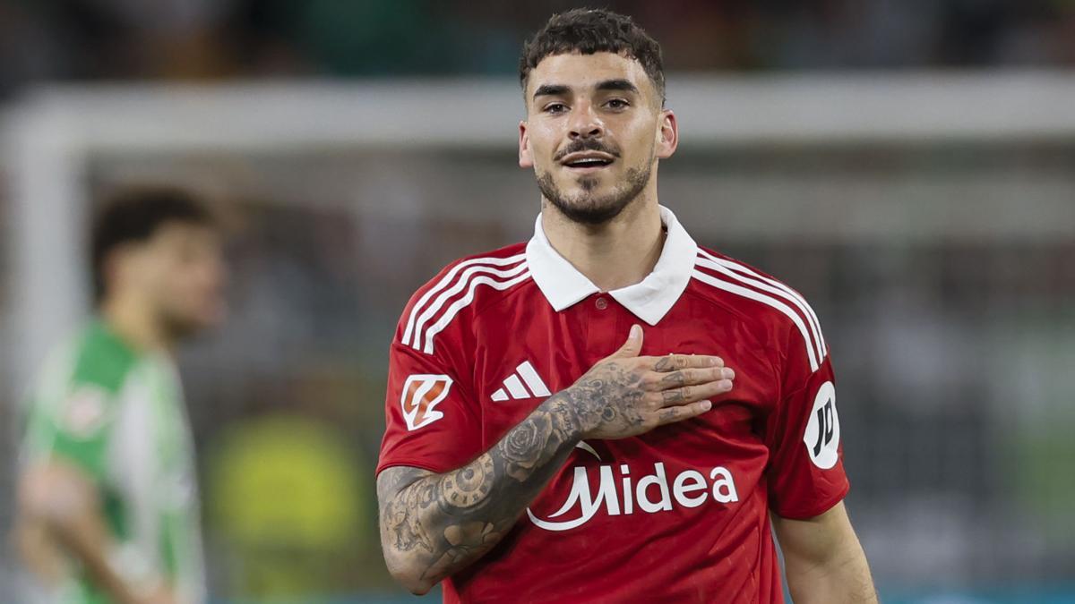 Isaac Romero, celebrando un gol del Sevilla