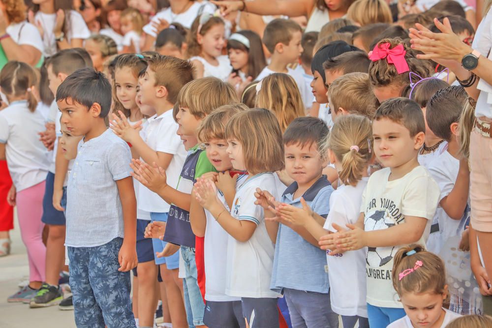 Orihuela despide a la UME entre vítores y aplausos