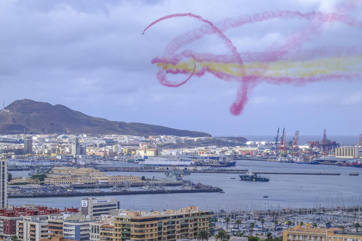 Los actos por el Día de las Fuerzas Armadas en Las Palmas de Gran Canaria, en imágenes