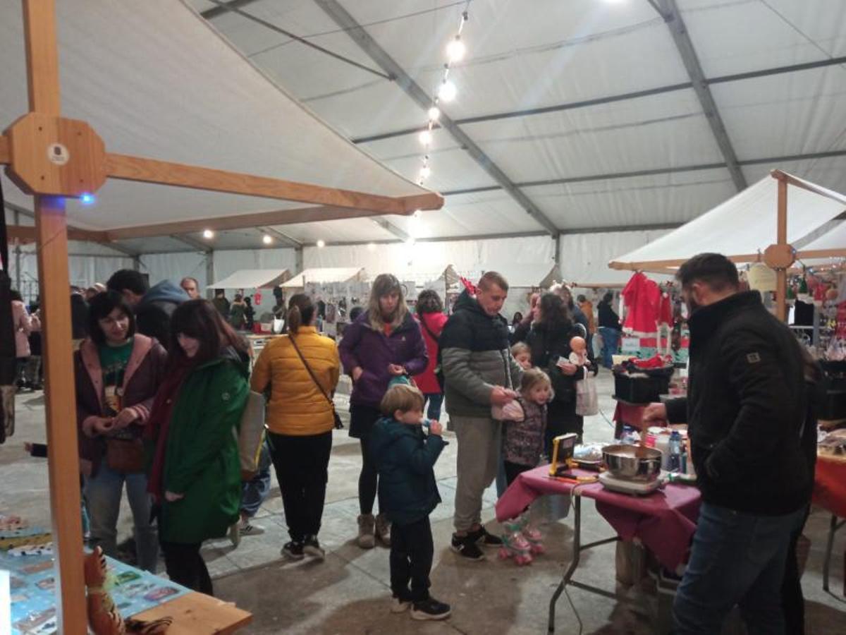 Música, cine y fotografía en la Feria de Adopciones de Moaña