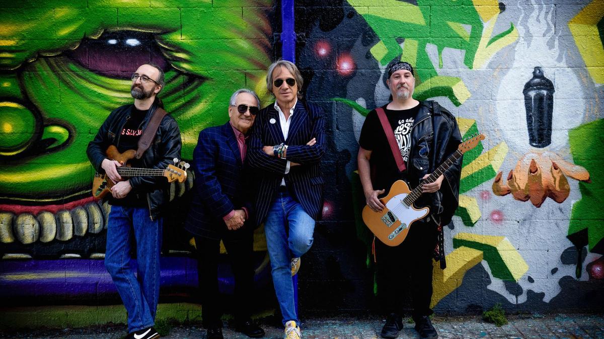 Dani Torrens (bajo), Delfín Fernández (batería), Luis Barbero (voz) y Carles Fonollosa (guitarra).