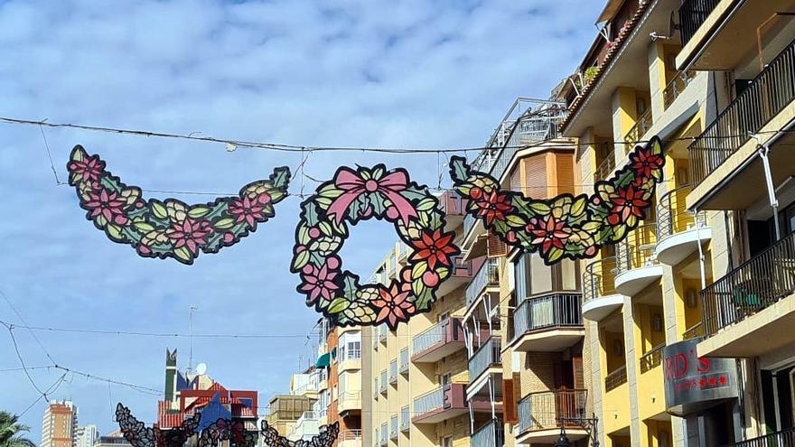 Benidorm adelanta el montaje de las luces de Navidad tras la petición de los comerciantes