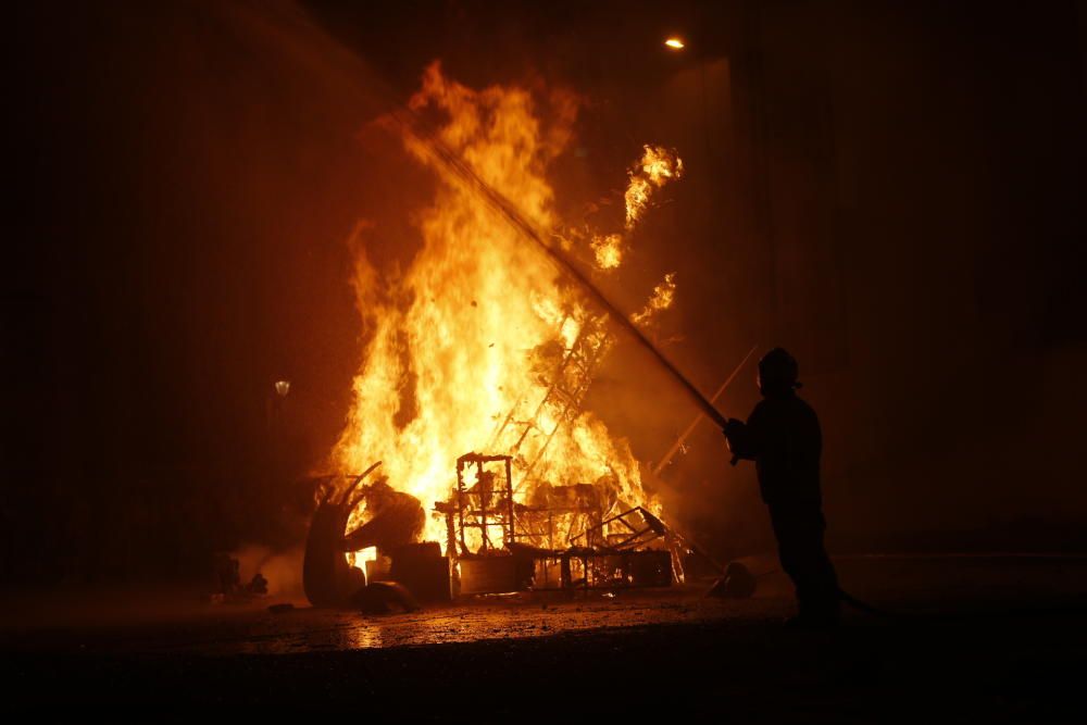 El fuego toma El Raval