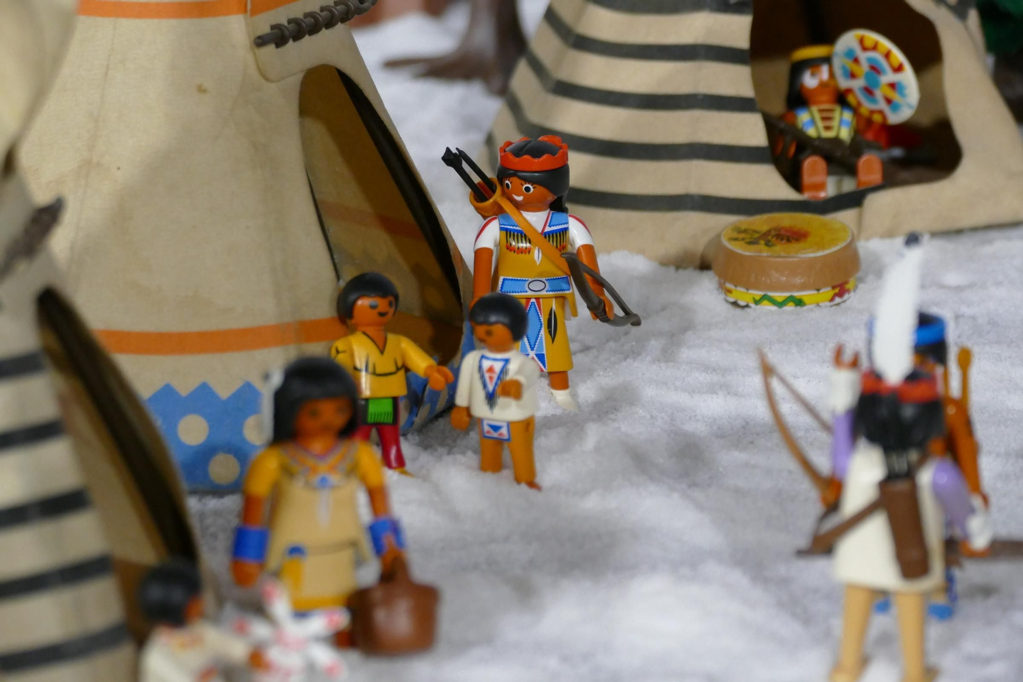 Centenars de clicks de Playmobil ocupen el Casino Menestral Figuerenc