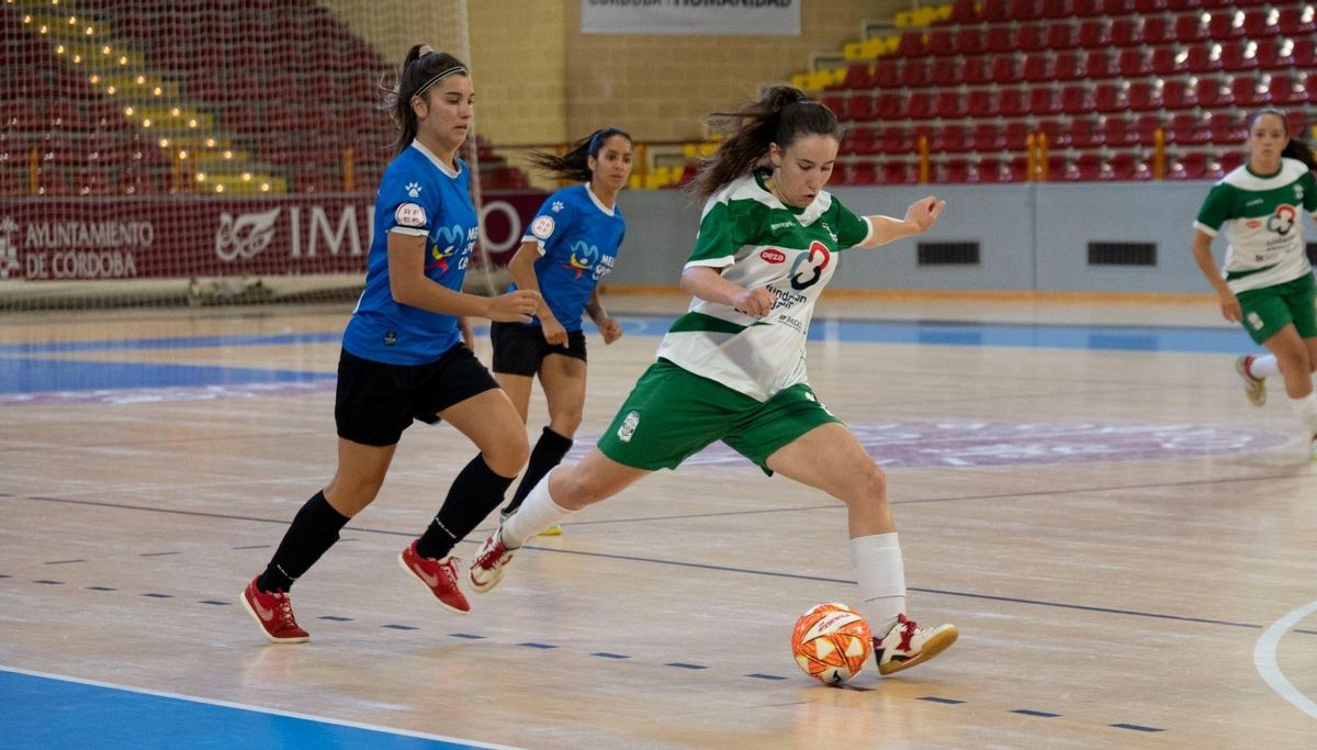 Una jugada del encuentro Cajasur Deportivo Córdoba Torreblanca B.