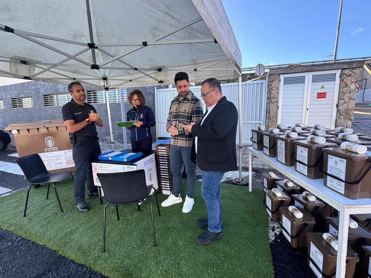 Presentación del quinto contenedor en Costa Ayala.