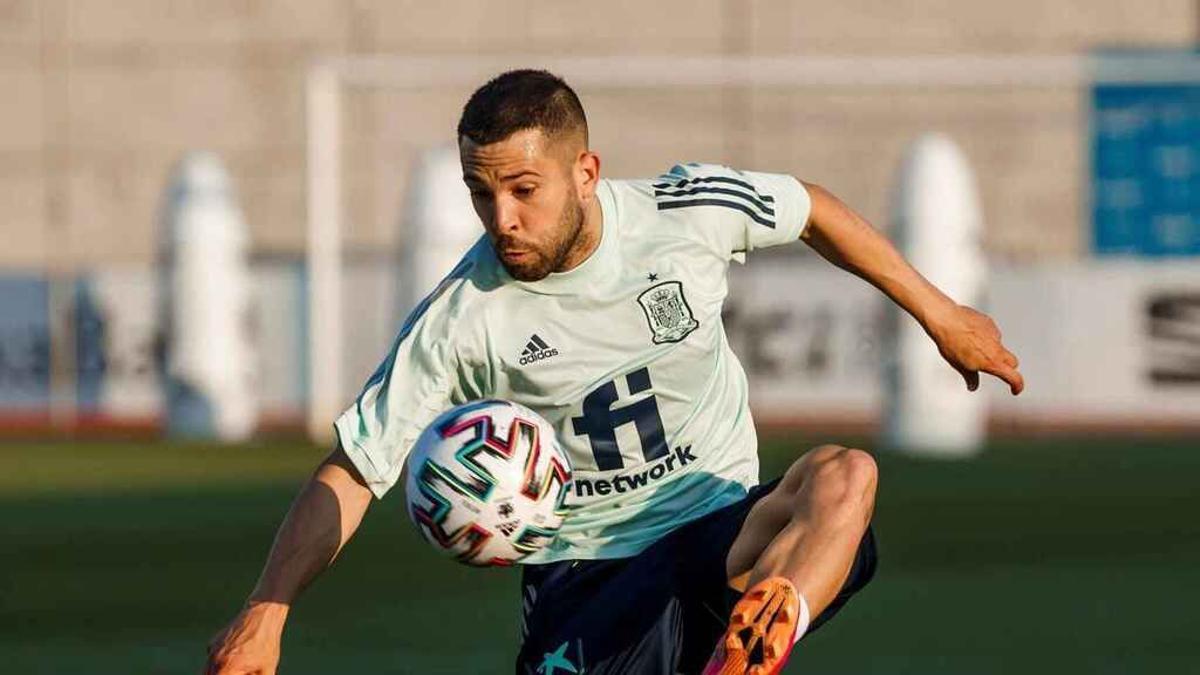 Jordi Alba, entrenando con la selección española de fútbol.