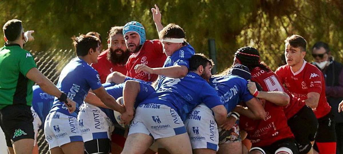 La Vila se lleva el duelo de favoritos ante el CAU