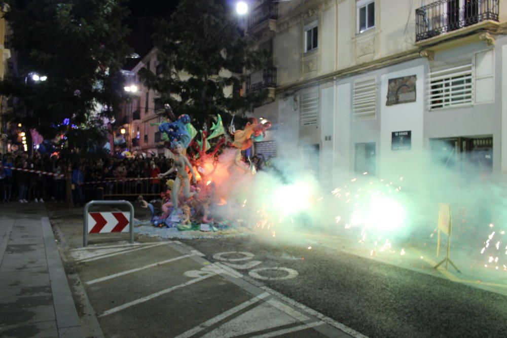 Una "cremà" por Gabriel: falla Cuba-Dènia