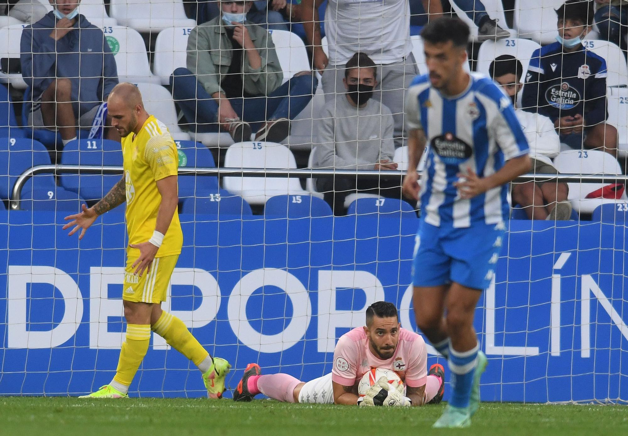 El Deportivo le gana al Badajoz y sigue de líder