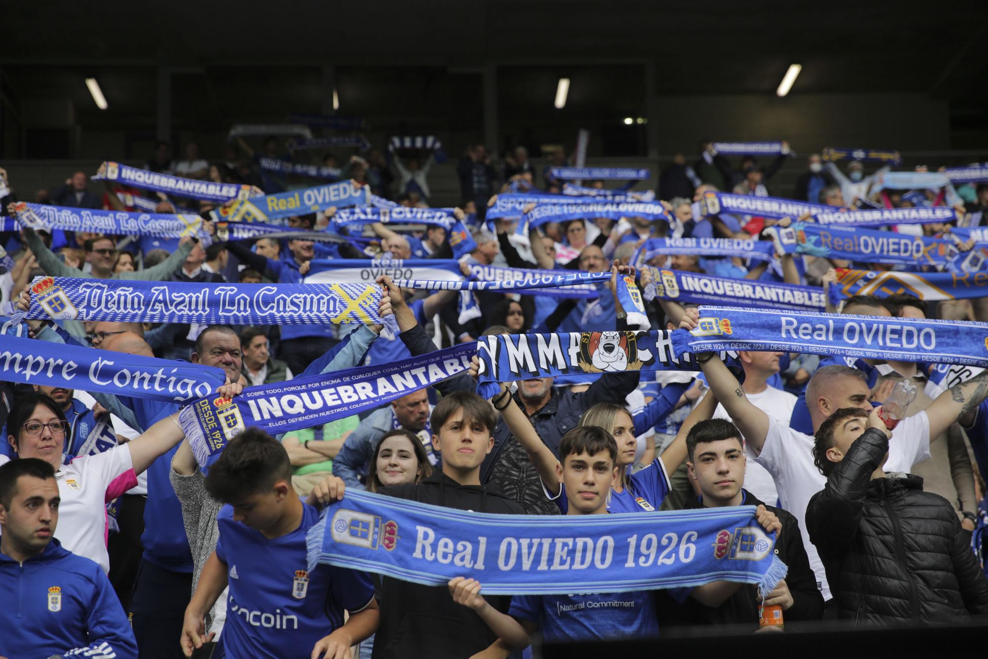 ¿Estuviste en el partido entre el Real Oviedo y el Ibiza? Búscate en esta galería de fotos