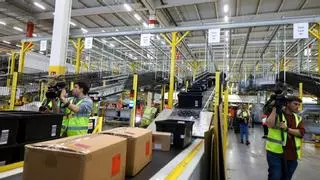 El gran almacén de Amazon en Plaza marcha viento en popa y superará los 1.000 trabajadores en 2024